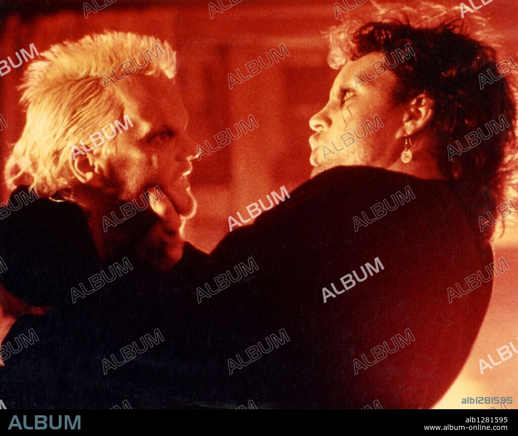 KIEFER SUTHERLAND in THE LOST BOYS, 1987, unter der Regie von JOEL SCHUMACHER. Copyright WARNER BROTHERS.