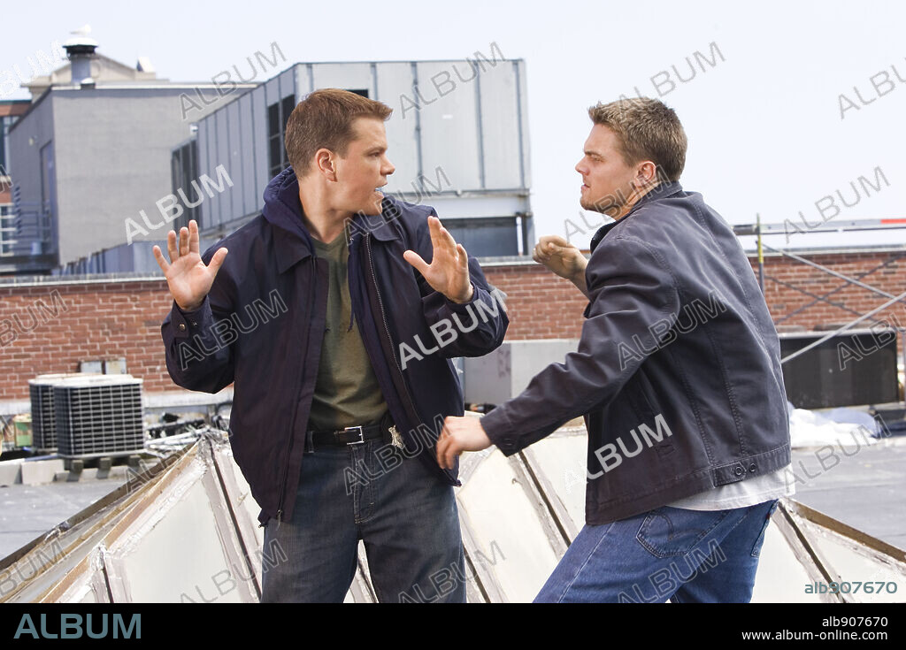 Leonardo DiCaprio y MATT DAMON en INFILTRADOS, 2006 (THE DEPARTED), dirigida por MARTIN SCORSESE. Copyright WARNER BROS PICTURES/VERTIGO ENTERTAINMENT/INITIAL ENTERTAIN / COOPER, ANDREW.