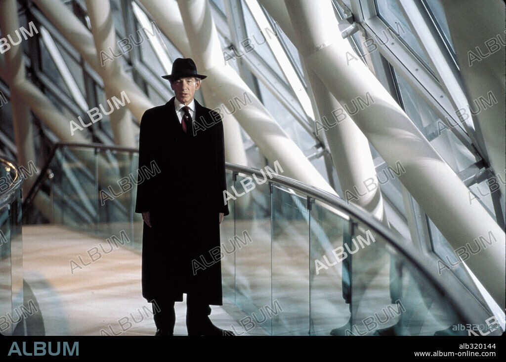 IAN McKELLEN dans X-MEN, 2000, réalisé par BRYAN SINGER. Copyright 20TH CENTURY FOX / DORY, ATTILA.
