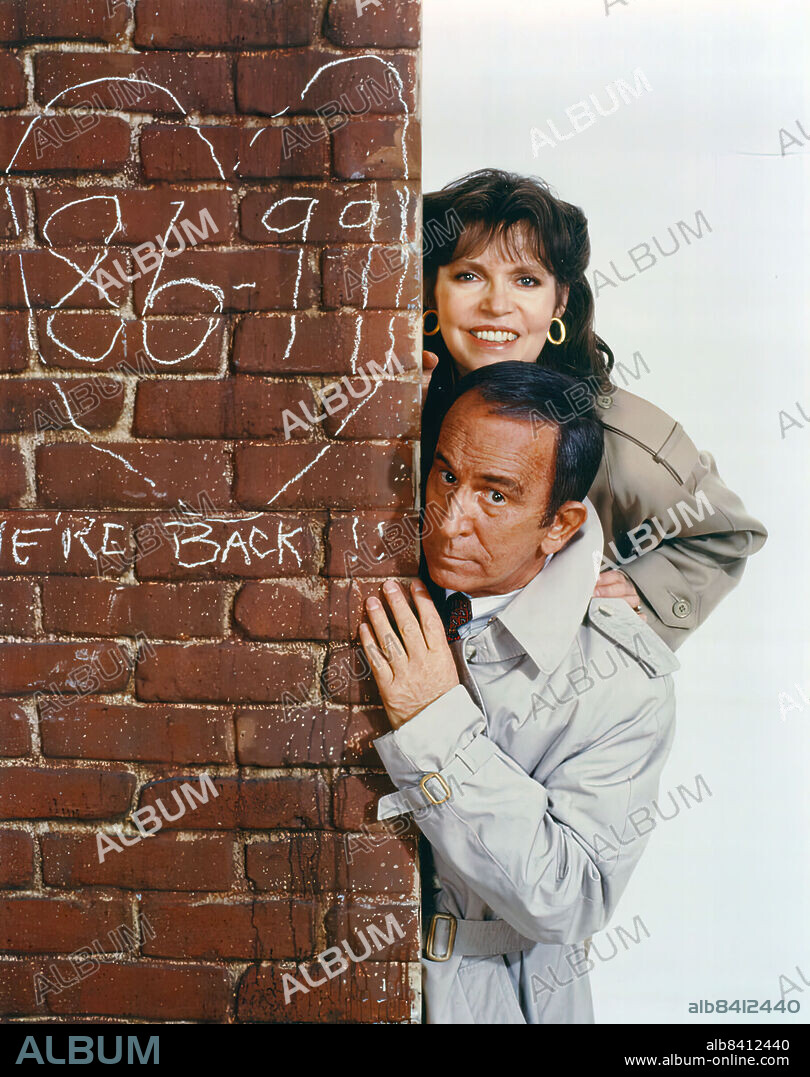 BARBARA FELDON y DON ADAMS en SUPERAGENTE 86 ATACA DE NUEVO, 1989 (GET SMART, AGAIN!), dirigida por GARY NELSON. Copyright IndieProd / Phoenix Entertainment Group.