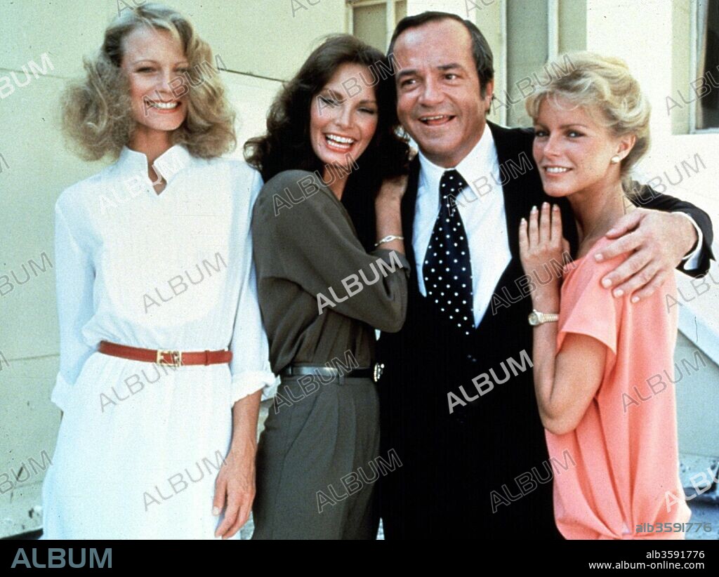 CHERYL LADD, DAVID DOYLE, JACLYN SMITH and KATE JACKSON in CHARLIE'S ANGELS, 1976, directed by IVAN GOFF. Copyright SPELLING-GOLDBERG PRODUCTIONS. Temporada 4.