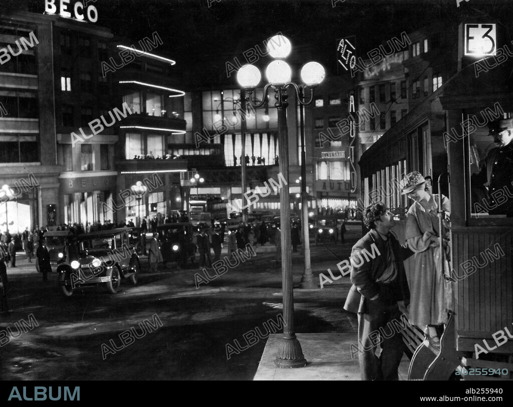 EDMOND O'BRIEN and JANET GAYNOR in SUNRISE: A SONG OF TWO HUMANS, 1927, directed by F. W. MURNAU. Copyright FOX FILMS.