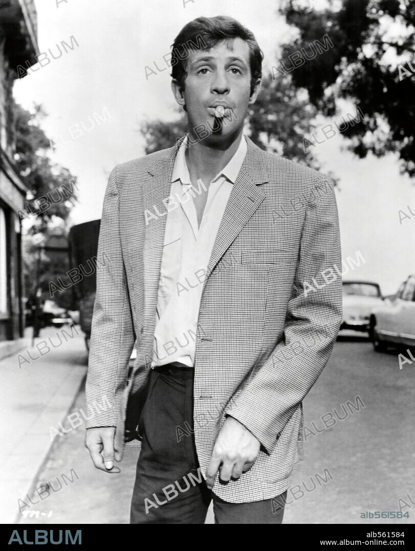 JEAN-PAUL BELMONDO in THAT MAN FROM RIO, 1964 (L' HOMME DE RIO), directed by PHILIPPE DE BROCA. Copyright UNITED ARTISTS.