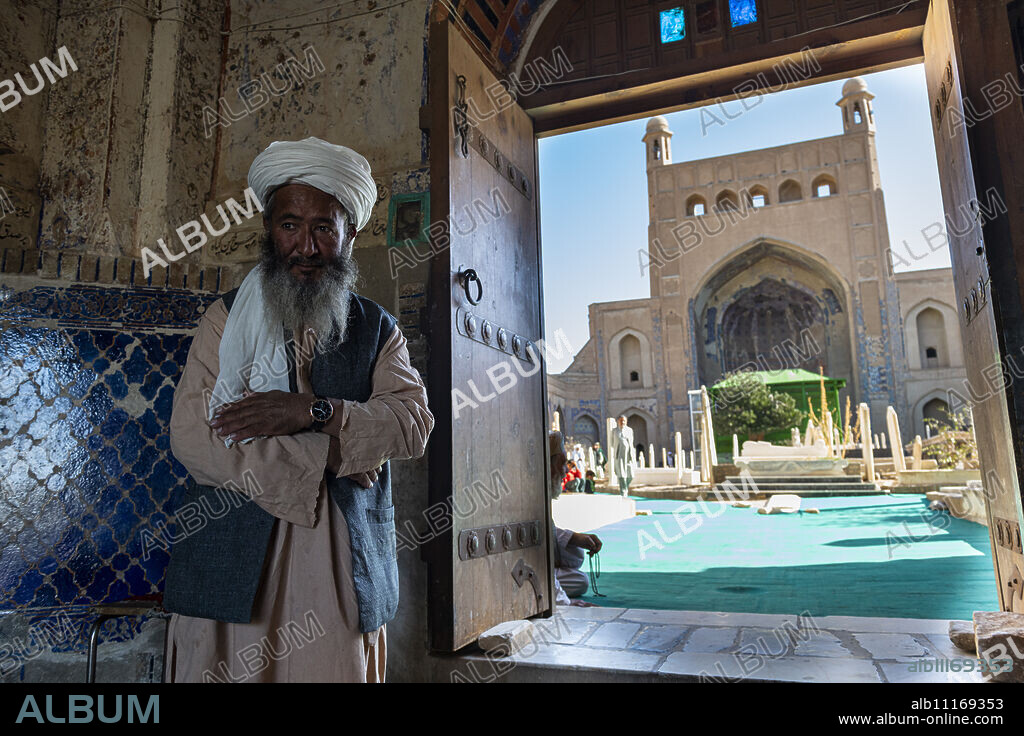 Friendly old man in the Shrine of Khwaja Abd Allah, Herat, Afghanistan, Asia.
