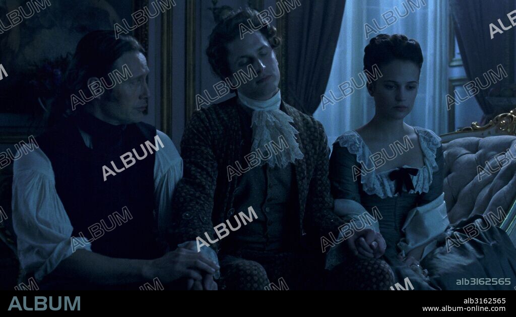 ALICIA VIKANDER, MADS MIKKELSEN and MIKKEL BOE FOLSGAARD in A ROYAL AFFAIR, 2012 (EN KONGELIG AFFAERE), directed by NIKOLAJ ARCEL. Copyright ZENTROPA ENTERTAINMENTS.