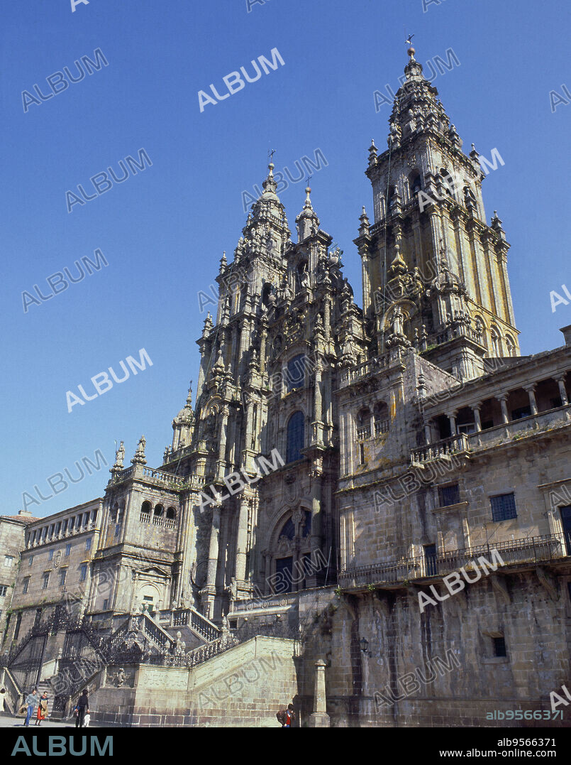 FERNANDO DE CASAS NOVOA. EXTERIOR-FACHADA DEL OBRADOIRO-ARTE BARROCO - FOTO AÑOS 70.
