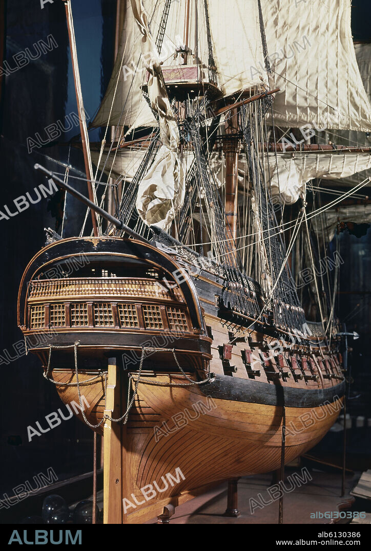 AUTOR LIBRE 01307. MODELO A ESCALA DEL NAVIO REAL BORBON DE 112 CAÑONES -1818 - VISTA DESDE LA GALERIA DE POPA.