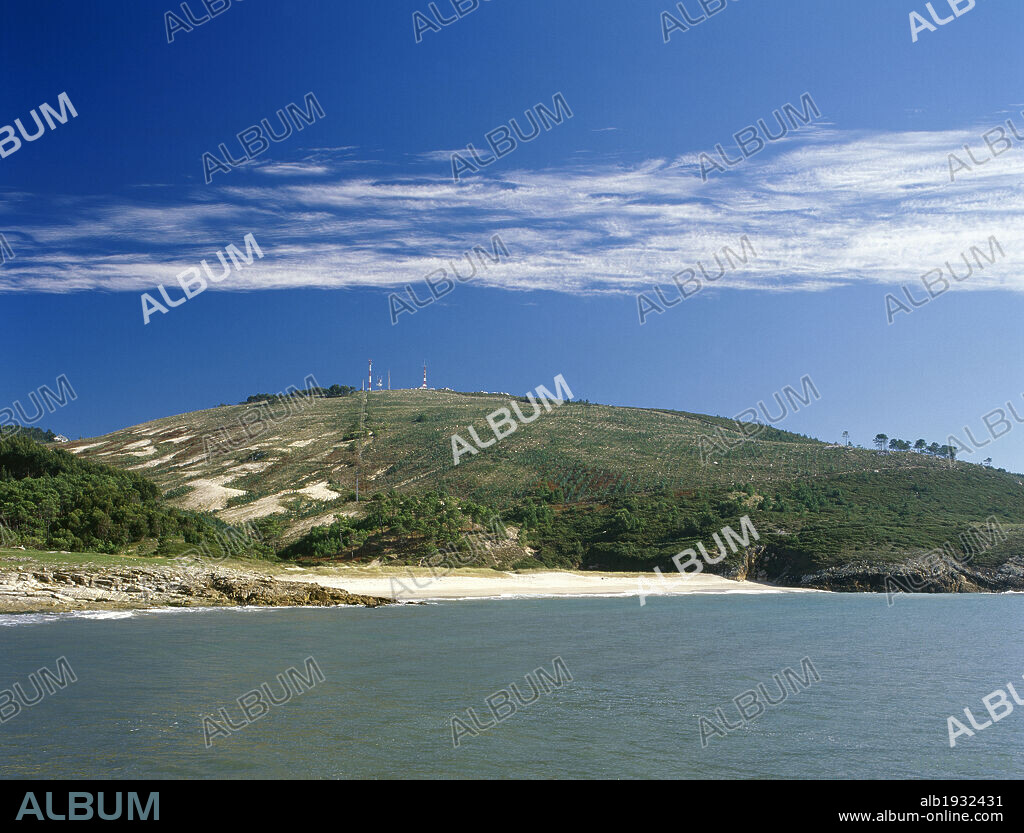 Galicia. Ponteceso. Panorámica del litoral con vistas al arenal de Balarés. Provincia de A Coruña. España.