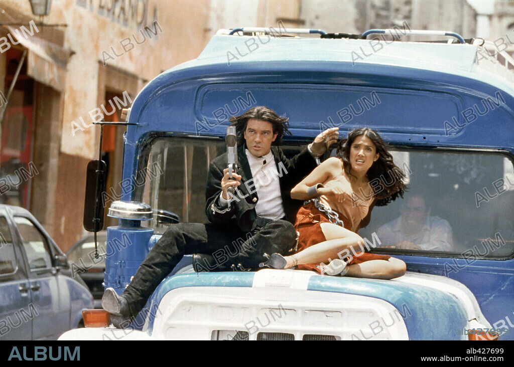 ANTONIO BANDERAS y SALMA HAYEK en EL MEXICANO, 2003 (ONCE UPON A TIME IN MEXICO), dirigida por ROBERT RODRIGUEZ. Copyright COLUMBIA/LOS HOOLIGANS/MIRAMAX.