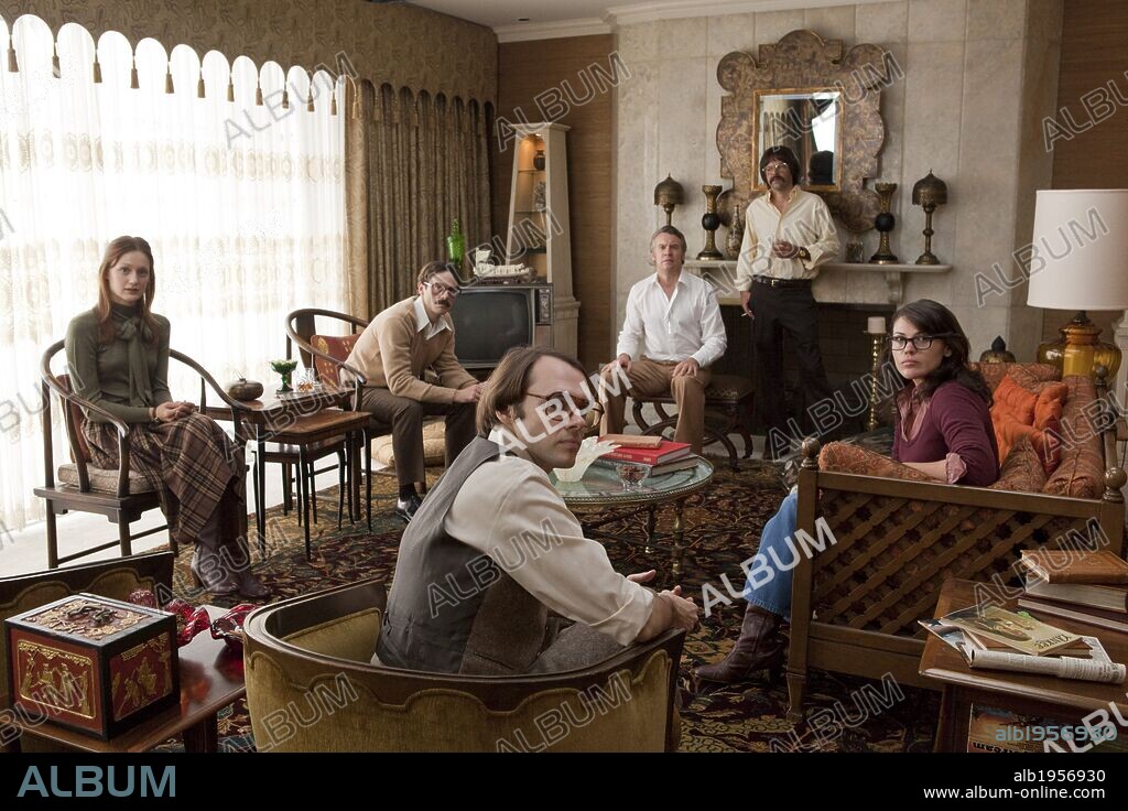 CHRISTOPHER DENHAM, CLEA DUVALL, KERRY BISHE, RORY COCHRANE, SCOOT MCNAIRY and TATE DONOVAN in ARGO, 2012, directed by BEN AFFLECK. Copyright WARNER BROS. PICTURES.