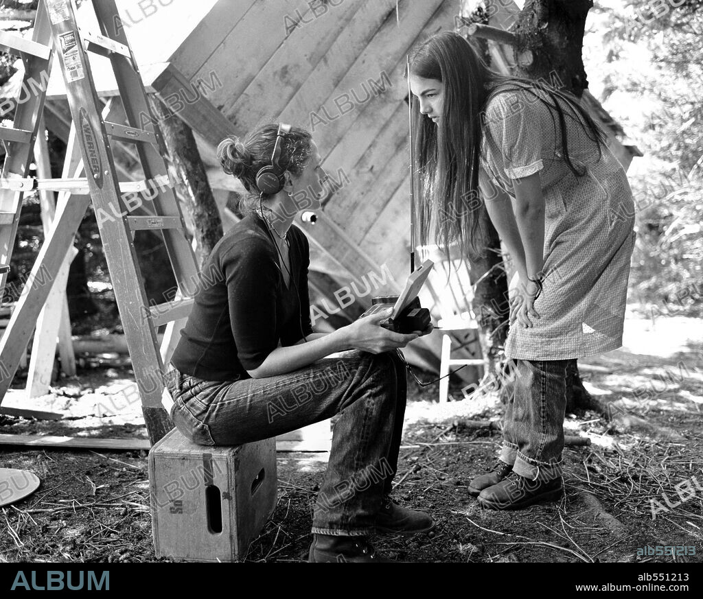 CAMILLA BELLE and REBECCA MILLER in THE BALLAD OF JACK AND ROSE, 2005, directed by REBECCA MILLER. Copyright INITIAL ENTERTAINMENT GROUP / IFC FILMS.