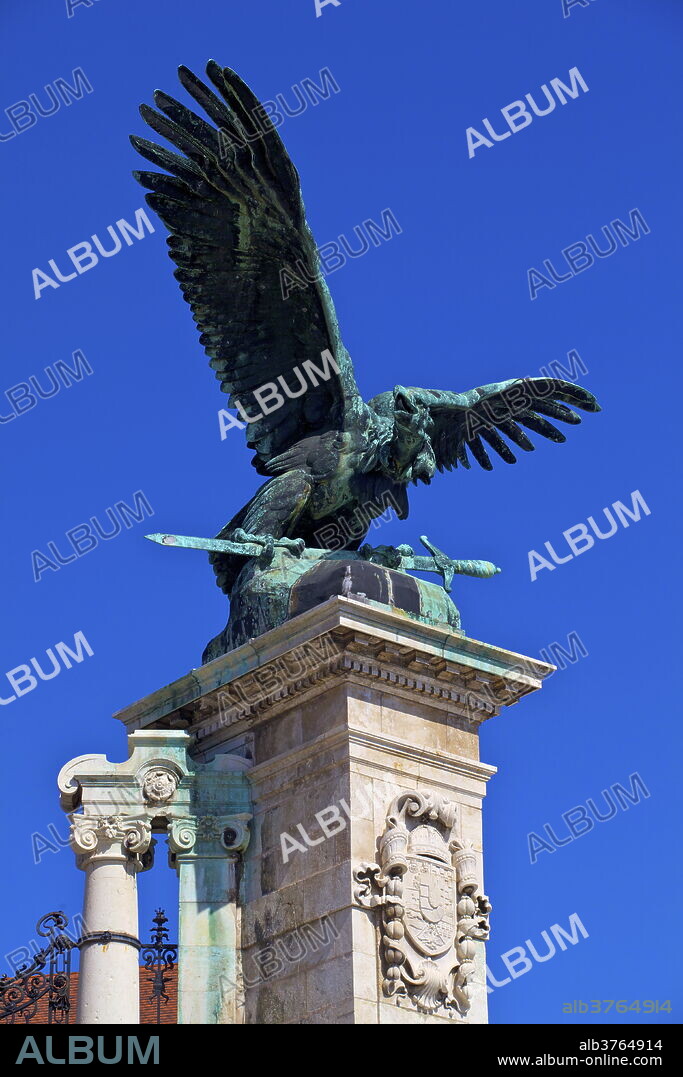 Statue of Turul Bird, Buda Castle, UNESCO World Heritage Site, Budapest, Hungary, Europe.