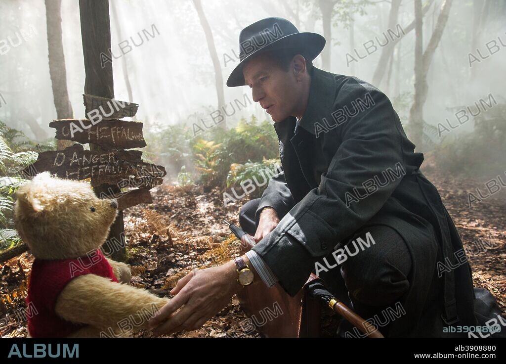 EWAN McGREGOR en CHRISTOPHER ROBIN, 2018, dirigida por MARC FORSTER. Copyright WALT DISNEY PICTURES.