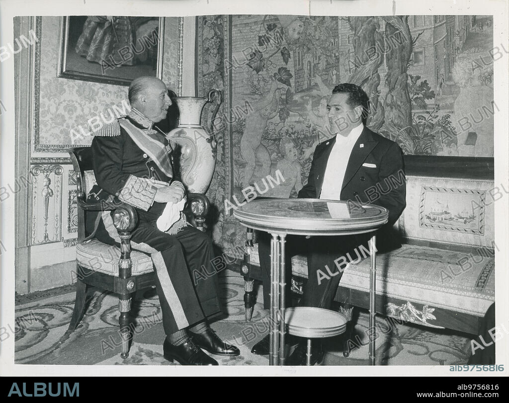 Madrid, 11/07/1963. Eduardo Antonio García Vázquez, Extraordinary Ambassador and Plenipotentiary Minister of the Dominican Republic, presenting his credentials to the head of state, Francisco Franco, at the Royal Palace.