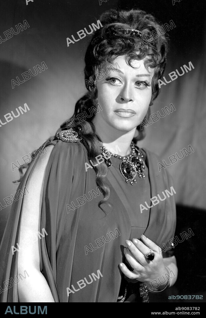Regina Resnik as Elektra. Regina Resnik (born 1922 in New York City) is an opera singer and actress, who is known for her performances in Carmen, Don Carlo, Falstaff, Aida, Queen of Spades and Elektra amongst others.