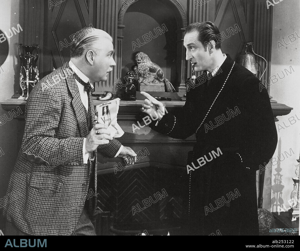 BASIL RATHBONE and NIGEL BRUCE in SHERLOCK HOLMES AND THE HOUSE OF FEAR, 1945, directed by ROY WILLIAM NEILL. Copyright UNIVERSAL PICTURES.