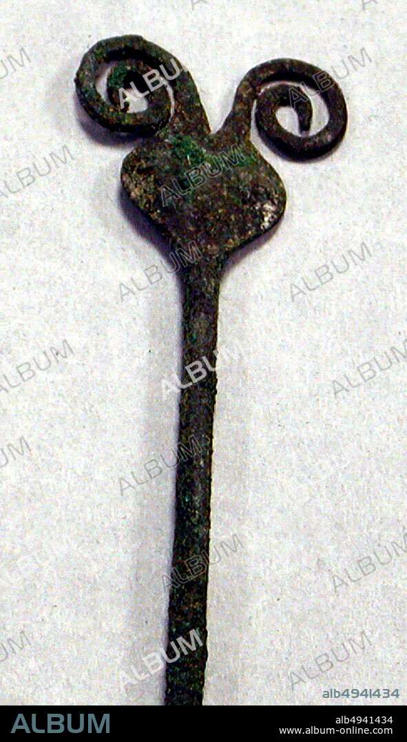 Tupu (pin), Inca (?), A.D. 14001533, Ecuador, Peru, Bolivia, Argentina, or Chile, Inca (?), Copper, L. 7 1/8 in. (18.1 cm), Metal-Ornaments.