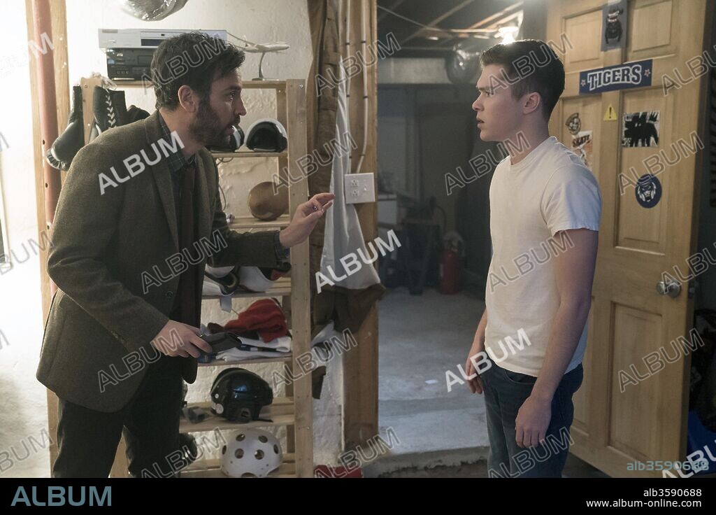 CASEY JOHNSON and JOSH RADNOR in RISE, 2018, directed by JASON KATIMS. Copyright SELLER SUAREZ PROD/TRUE JACK PROD/UNIVERSAL TV.