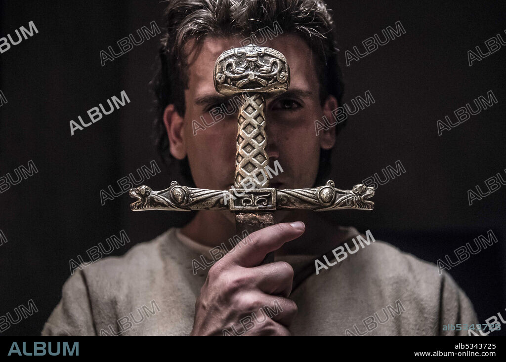 JAIME LORENTE in EL CID, 2020, directed by ARANTXA ECHEVARRIA and MARCO A. CASTILLO. Copyright ZEBRA PRODUCCIONES.