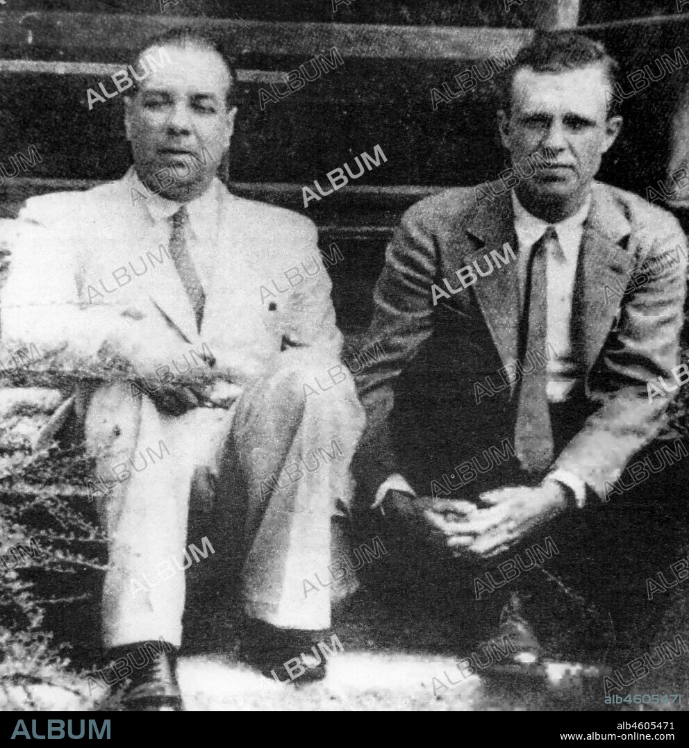 Jorge Luis Borges. Adolfo Bioy Casares. Mar Del Plata. 1943.