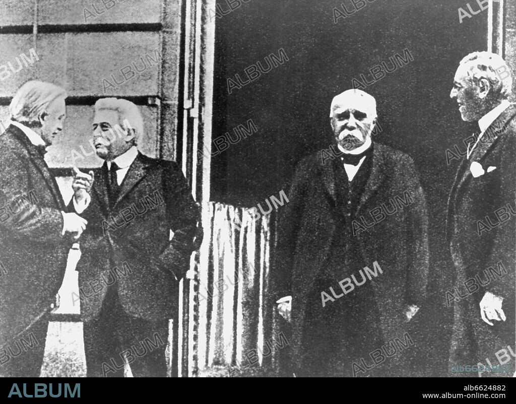 The "Big Four" of 1919, who decided on the content of the Treaty of Versailles almost on their own (l-r): Minister presidents David Lloyd George (England), Vittorio Emanuele Orlando (Italy), Georges Benjamin Clemenceau (France) and the American president Woodrow Wilson, photographed in 1919.
The Treaty of Versailles was the most important of the treaties of Paris that ended World War I in 1919/1920. The Treaty of Versailles was signed in the Palace of Versailles on the 28th of June in 1919 between Germany and 27 allied and associated powers. It became law on the 20th of January in 1920. Without German participation, the peace treaty was negotiated about between Wilson, Lloyd George, Clemenceau and Orlando (the "Big Four") from the 18th of January in 1919 on. On the 7th of May in 1919 the text was sent to the German delegation. On the 16th of June in 1919, the acceptance of contract was demanded within five days. 30/11/1918