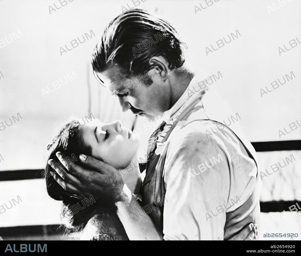 CLARK GABLE and VIVIEN LEIGH in GONE WITH THE WIND, 1939, directed by GEORGE CUKOR and VICTOR FLEMING. Copyright M.G.M.