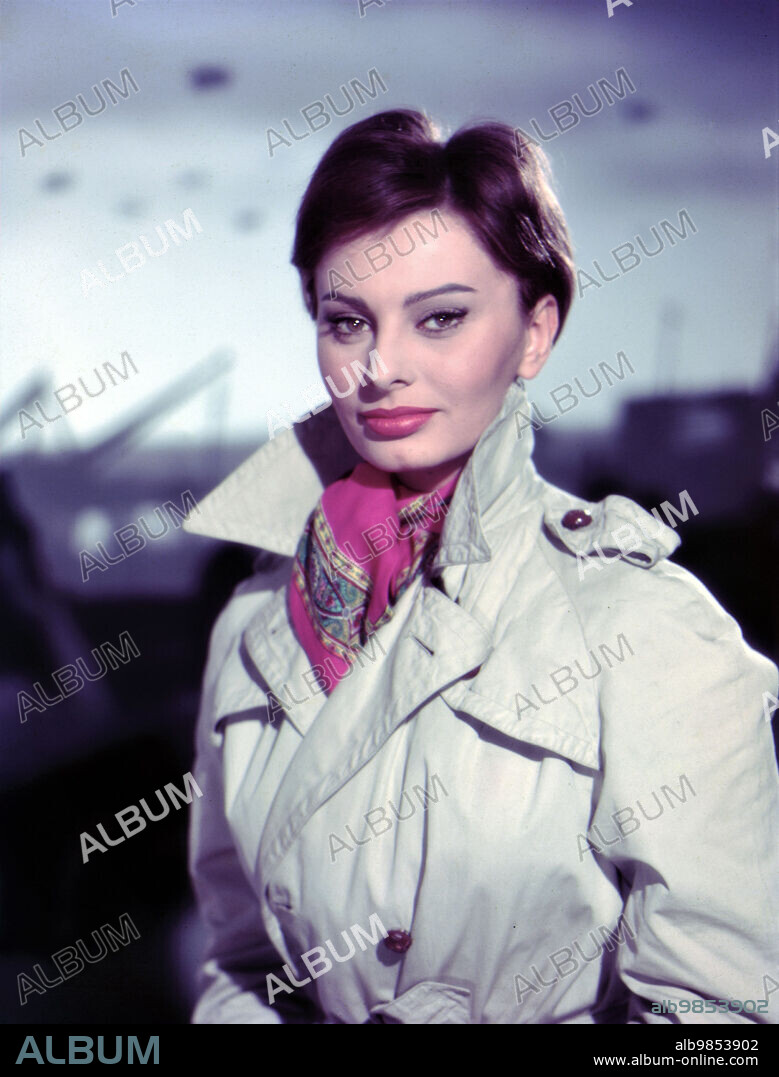 LOREN SOPHIA / LOREN SOFIA 1934/. SOPHIA LOREN in THE KEY, 1958, directed by CAROL REED. Copyright COLUMBIA PICTURES.