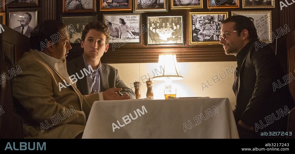 BRADLEY COOPER, JONAH HILL und MILES TELLER in WAR DOGS, 2016, unter der Regie von TODD PHILLIPS. Copyright GREEN HAT FILMS/MARK GORDON COMPANY, THE.
