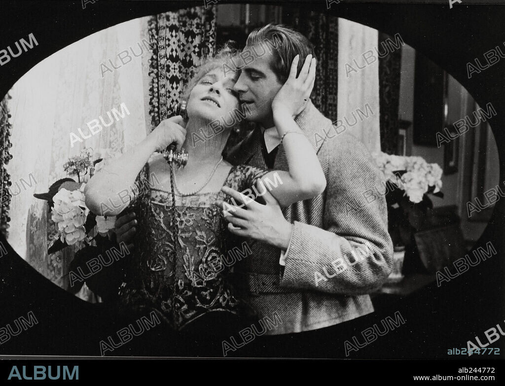 LARS HANSSON and TORA TEJE in SEDUCTION, 1920 (EROTIKON), directed by MAURITZ STILLER. Copyright SVENSK FILMINDUSTRI.