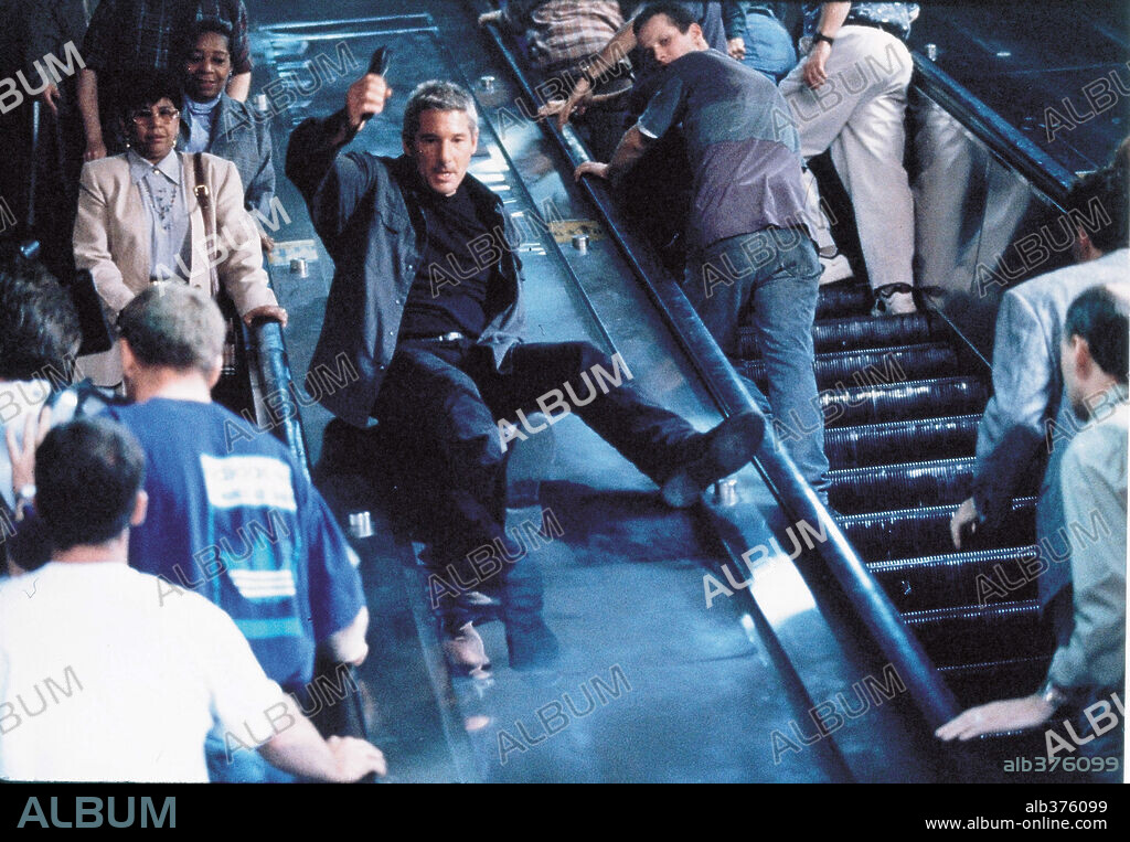 RICHARD GERE en JACKAL, THE [CHACAL], 1997 (THE JACKAL), dirigida por MICHAEL CATON-JONES. Copyright UNIVERSAL PICTURES / REED, ELI.