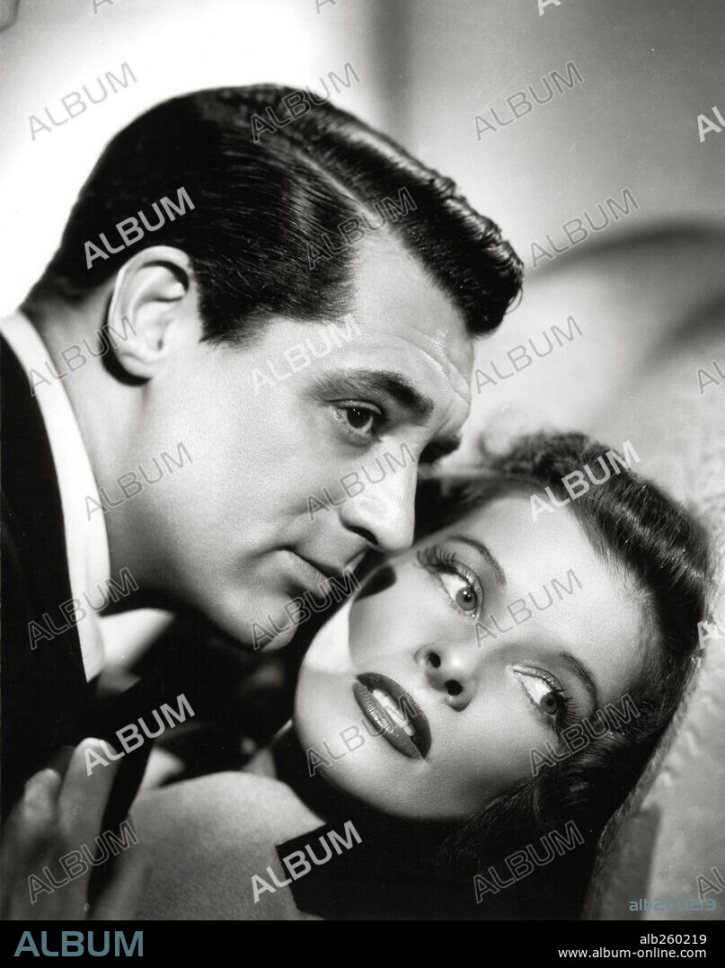 CARY GRANT and KATHARINE HEPBURN in HOLIDAY, 1938, directed by GEORGE CUKOR. Copyright COLUMBIA PICTURES.