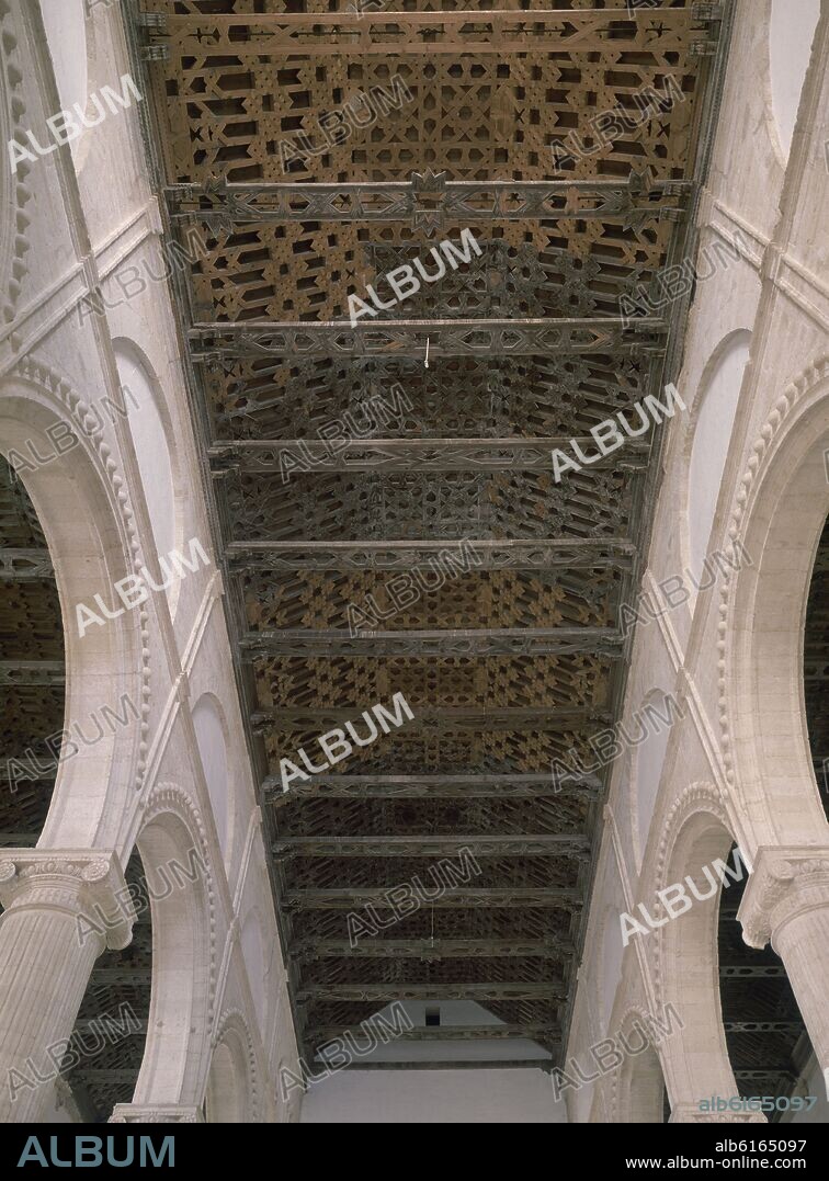 ARTESONADO MUDEJAR DE LA NAVE CENTRAL DE LA COLEGIATA DE SANTA MARIA DE ANTEQUERA - SIGLO XVI.