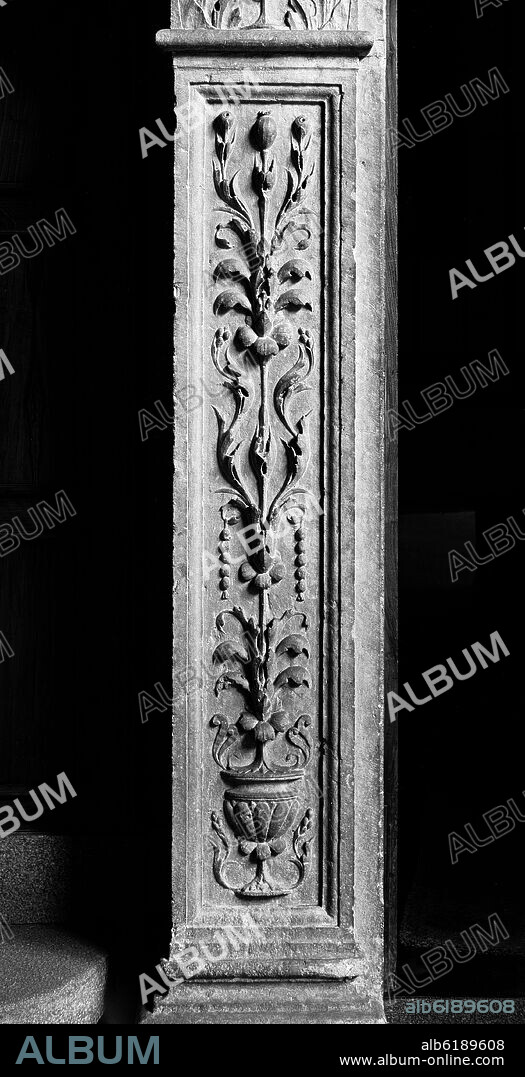 MOLDURA DE UNA DE LAS PUERTAS DEL CASTILLO DE LA CALAHORRA - SIGLO XVI - DECORACION PLATERESCA.