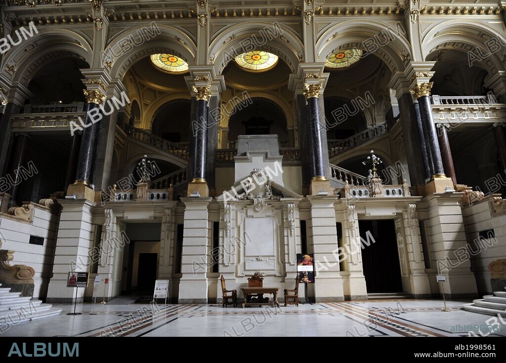 Hungary. Budapest. Museum of Ethnography, built by Alajos Hauszmann (1847-1926), 1893-1896. Main hall.
