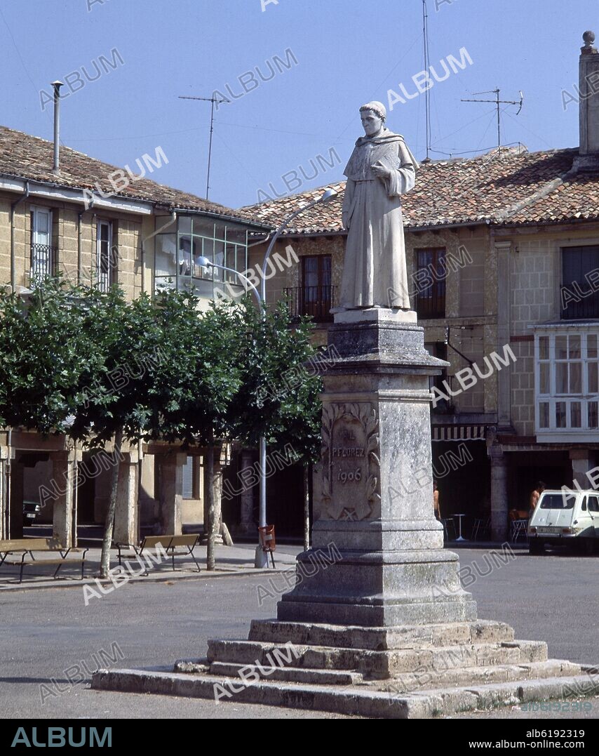 ANICETO MARINAS. MONUMENTO AL PADRE ENRIQUE FLORES EN LA PLAZA MAYOR - 1906.