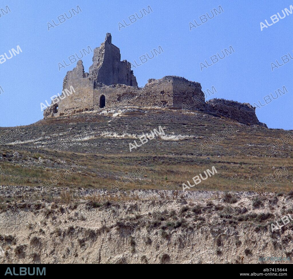 CASTILLO CONSTUIDO POR LOS ARABES EN EL SIGLO IX REFORMADO POR LOS CRISTIANOS EN EL SIGLO XV.