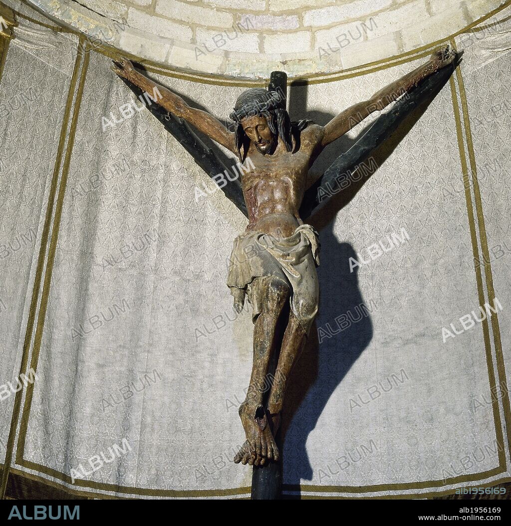ARTE HISPANICO-GOTICO. ESPAÑA. IGLESIA DEL CRUCIFIJO. CRISTO CRUCIFICADO gótico de 1315, procedente de talleres europeos, posiblemente renanos. PUENTE DE LA REINA. Navarra.