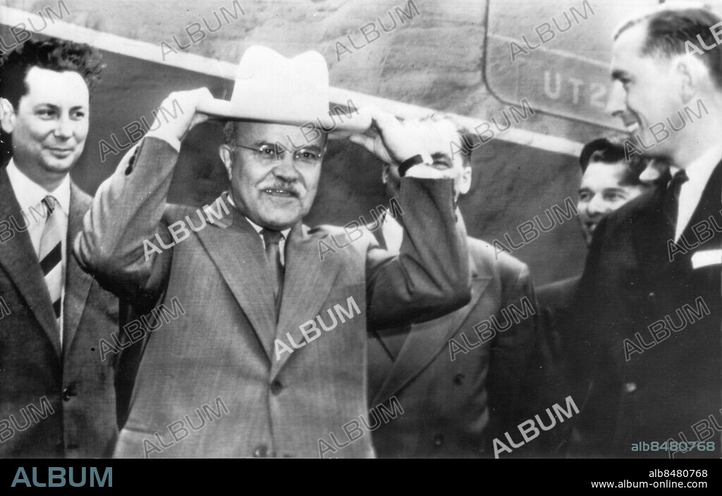 ARKIV 1955. Vjatsjeslav Molotov, rysk politiker. Här ses Molotov i cowboyhatt under ett USA-besök.. Kod.37770 Reportagebild/SCANPIX.