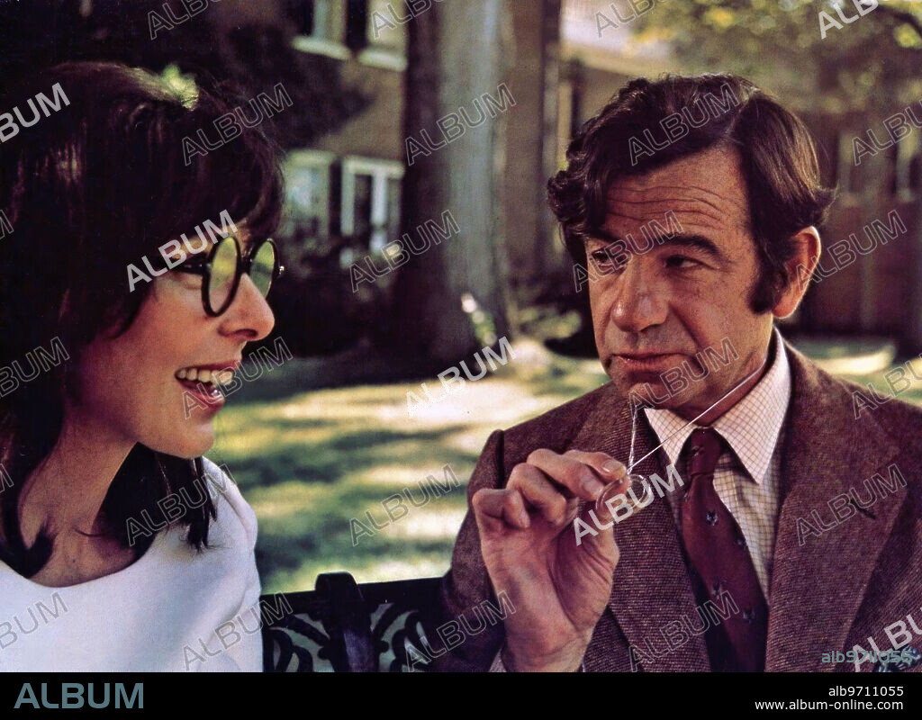 ELAINE MAY and WALTER MATTHAU in A NEW LEAF, 1971, directed by ELAINE MAY. Copyright PARAMOUNT PICTURES.