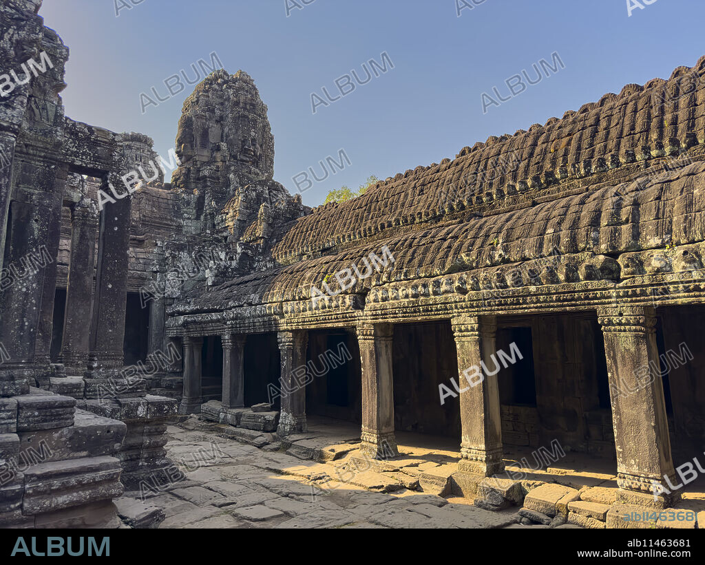 Bayon, the late 12th century state temple of king Jayavarman VII, UNESCO World Heritage Site, standing in the middle of Angkor Thom, Cambodia, Indochina, Southeast Asia, Asia.
