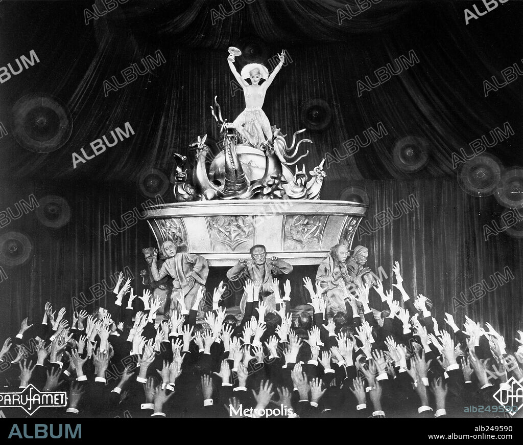 BRIGITTE HELM dans METROPOLIS, 1927, réalisé par FRITZ LANG. Copyright U.F.A.