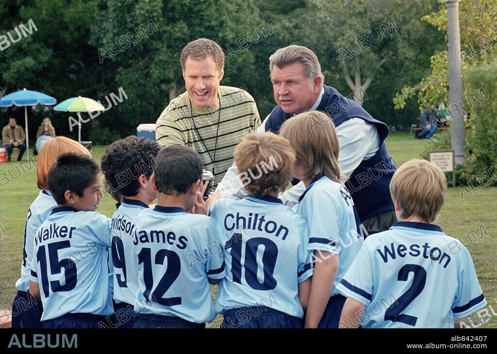 MIKE DITKA and WILL FERRELL in KICKING & SCREAMING, 2005, directed by JESSE DYLAN. Copyright UNIVERSAL PICTURES / HANOVER, SUZANNE.