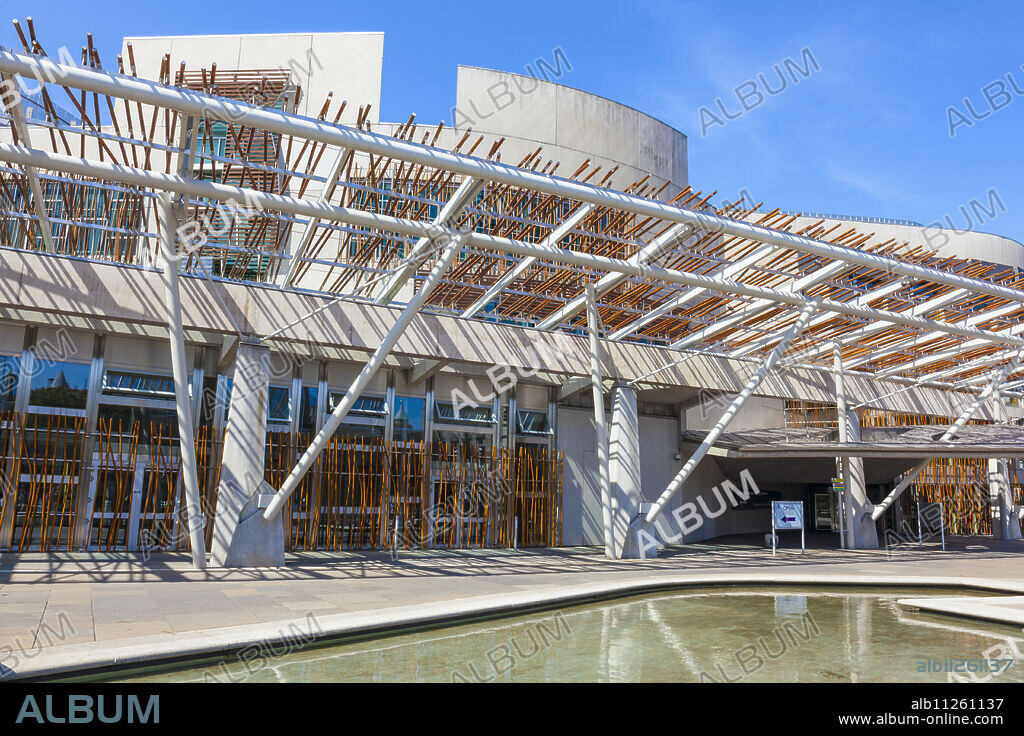 Exterior of the Scottish Parliament building, modern architecture, Holyrood, Edinburgh, Midlothian, Scotland, United Kingdom, Europe.