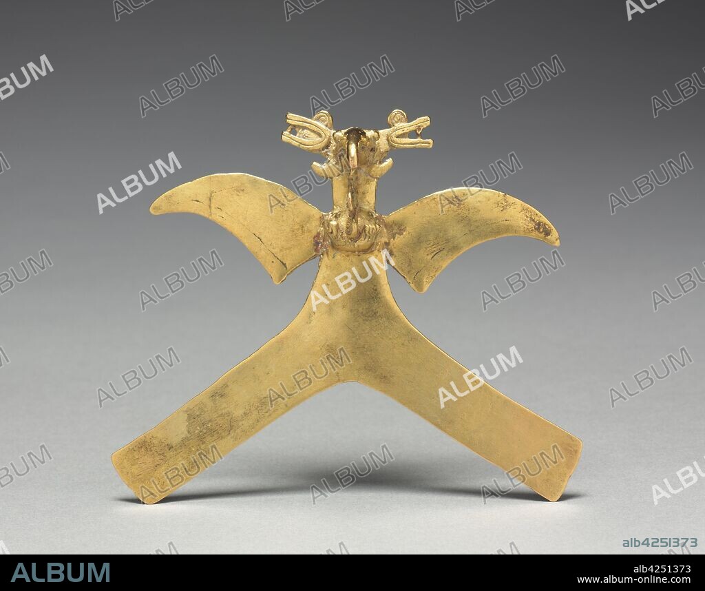 Bird Pendant, c. 1000-1550. Costa Rica, Diquís region, or Panama, 11th-16th century. Cast gold; overall: 10.6 x 12.7 x 2.5 cm (4 3/16 x 5 x 1 in.).