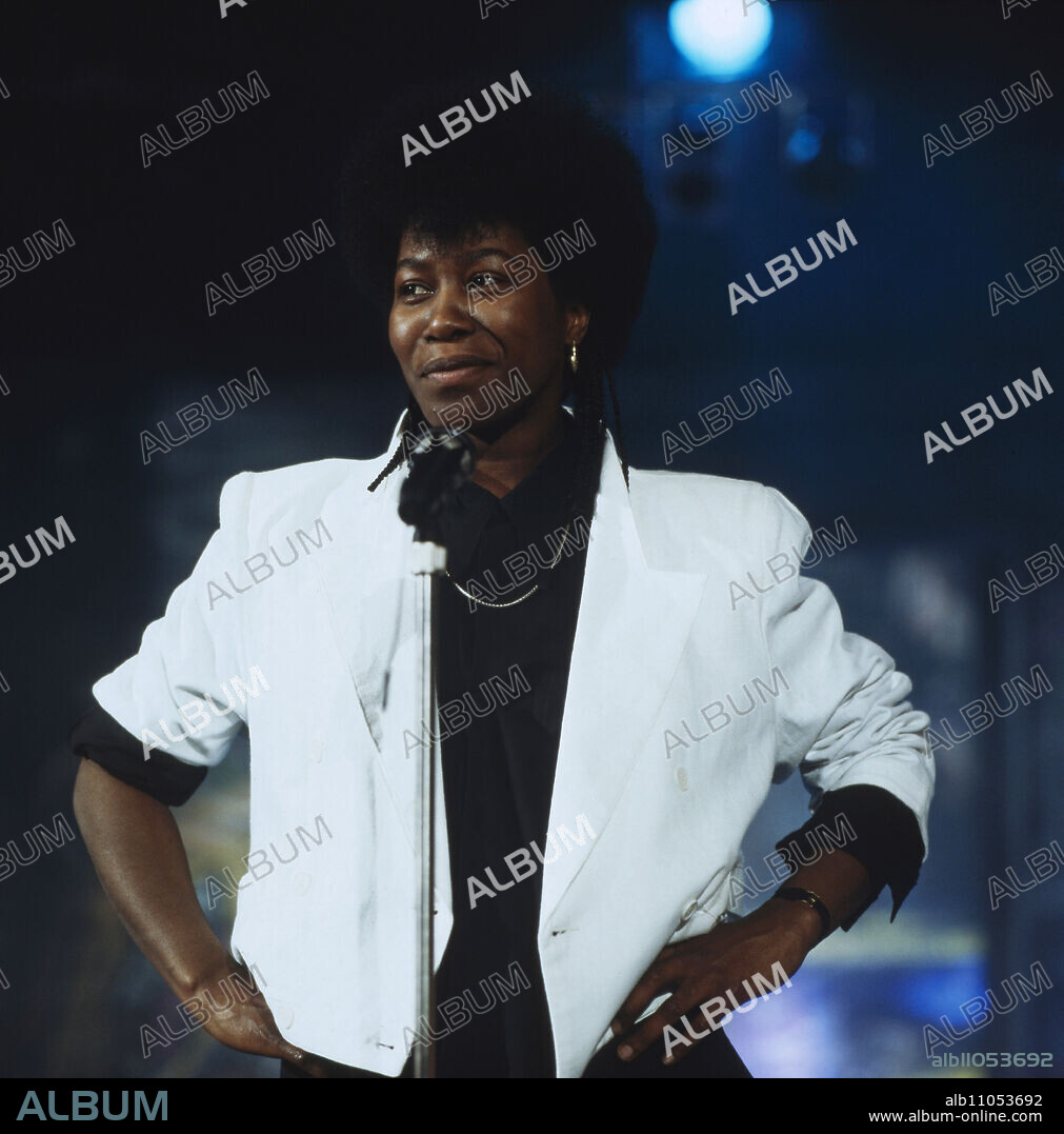Joan Armatrading, British R&B, Rock and Folk singer, portrait 1985. Joan Armatrading, British R&B, Rock and Folk singer, portrait 1985.