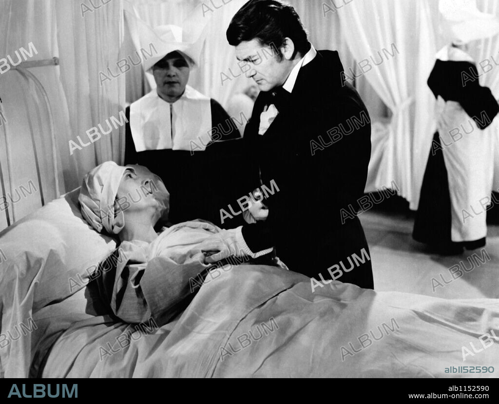 JEAN MARAIS in THE MYSTERIES OF PARIS, 1962 (LES MYSTERES DE PARIS), directed by ANDRE HUNEBELLE. Copyright ARTISTIQUES/DA. MA.