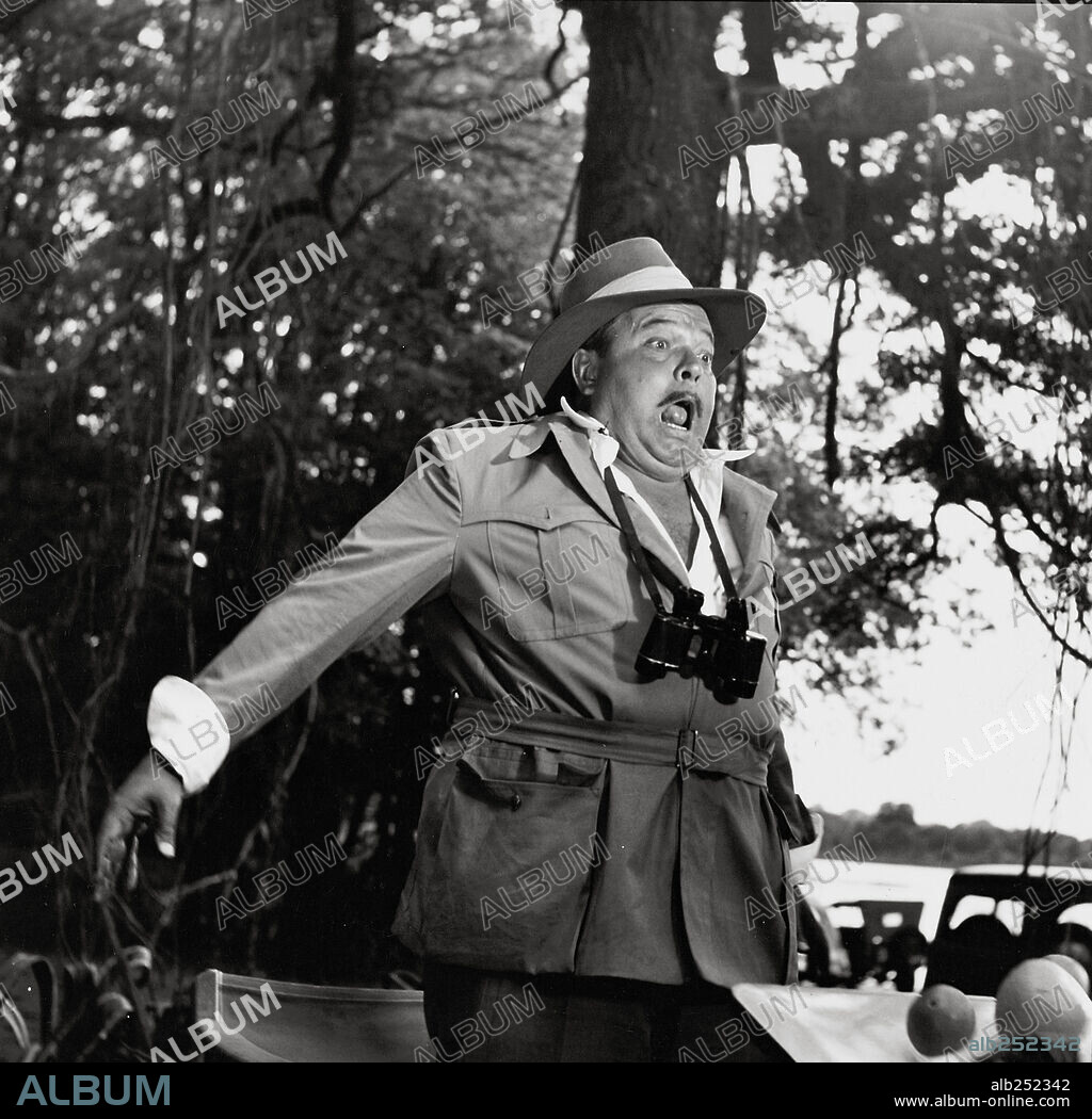 ORSON WELLES en LAS RAÍCES DEL CIELO, 1958 (THE ROOTS OF HEAVEN), dirigida por JOHN HUSTON. Copyright 20TH CENTURY FOX.