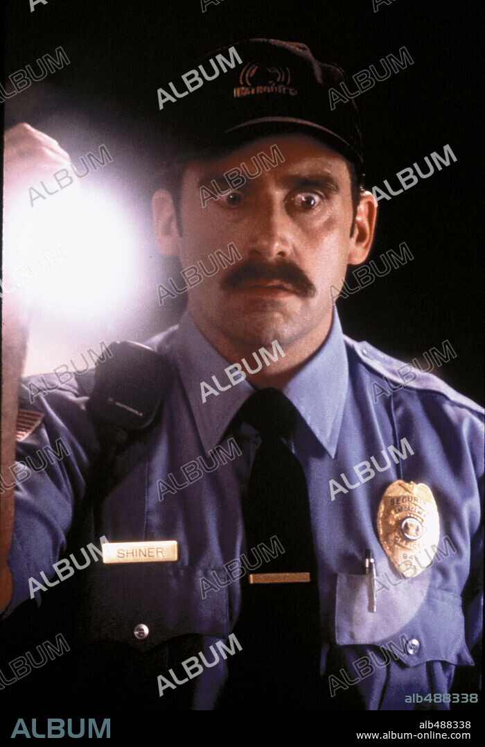 STEVE CARELL in SLEEPOVER, 2004, directed by JOE NUSSBAUM. Copyright METRO GOLDWYN MAYER / ROBINETTE, DALE.