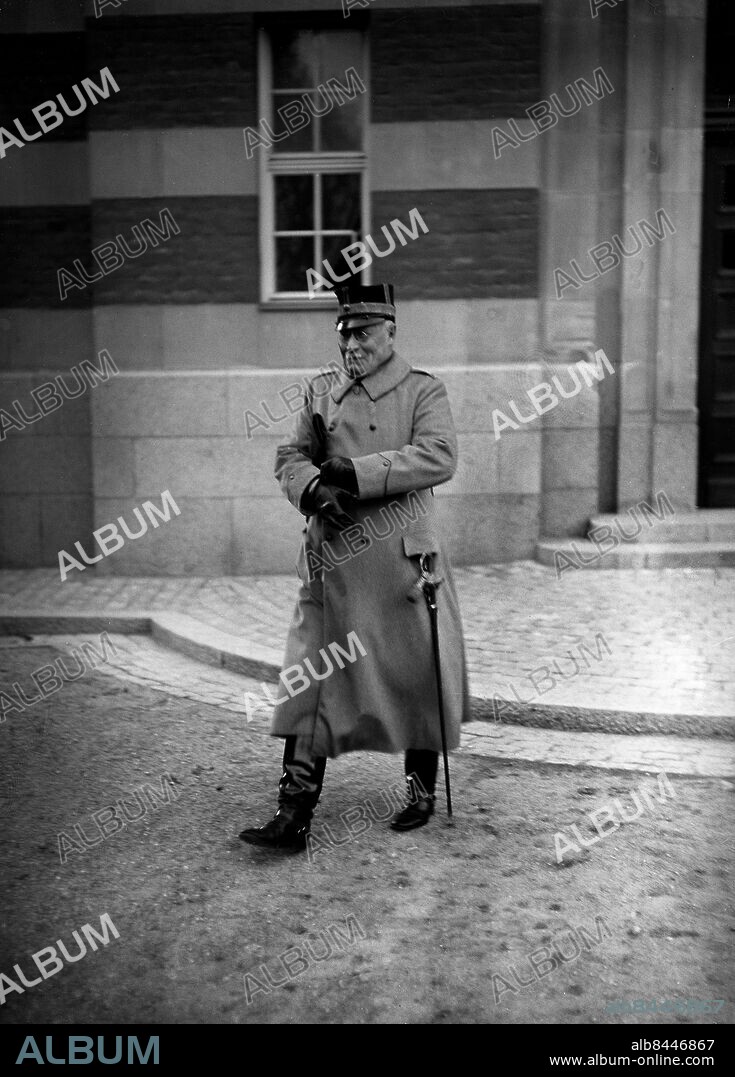 ARKIV 1915. Erik Bergström (1857-1937), arméofficer och lärare vid Krigshögskolan. 1912 utnämndes han till generalmajor i armén och befälhavare på Gotland.. Han var sedan 1900 ledamot av Krigsvetenskapsakademien.. Erik Bergström, general in the swedish army and teacher at the military school.. Foto:Scanpix Historical/1900. Scanpix Sweden.