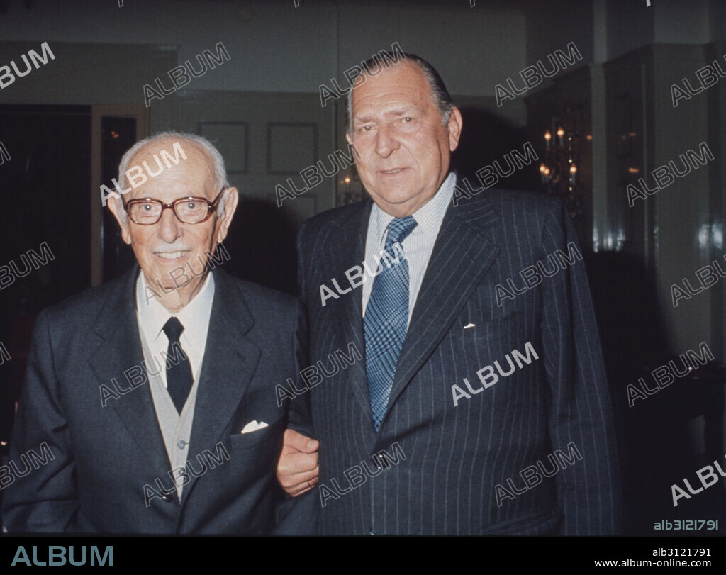 PEMAN , JOSE MARIA  ESCRITOR ESPAÑOL . CADIZ 1898 - 1981  FOTO CON DON JUAN DE BORBON.